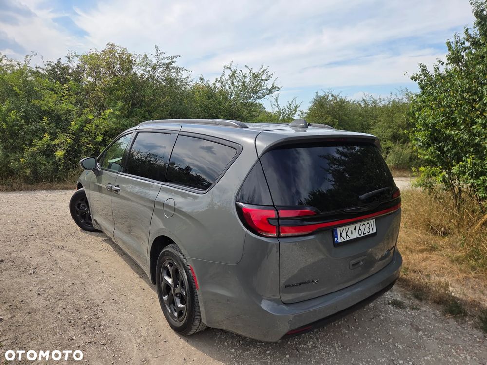 Chrysler Pacifica - 7