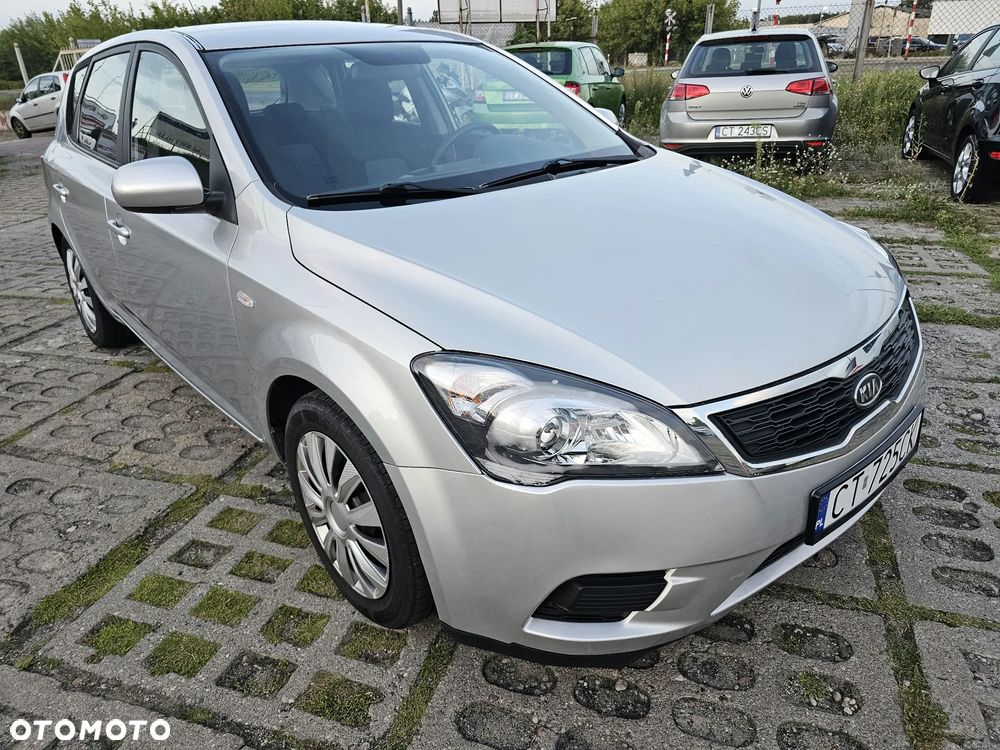 Kia Ceed - 1