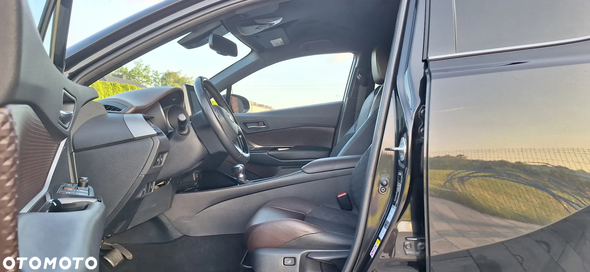 Toyota C-HR 1.8 Hybrid Executive - 26