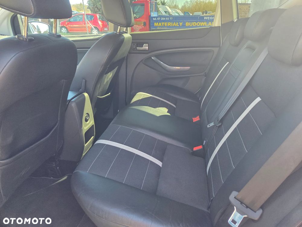 Ford Kuga 2.0 TDCi 4x4 Titanium - 10