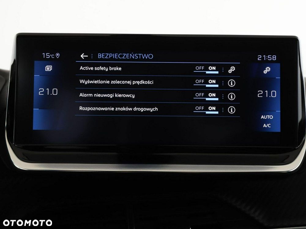 Peugeot 2008 1.2 PureTech GT Line S&S - 29