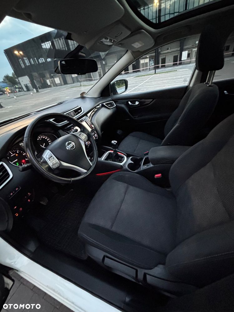 Nissan Qashqai 1.6 dCi 4 x 4 DPF Start/Stop tekna - 14