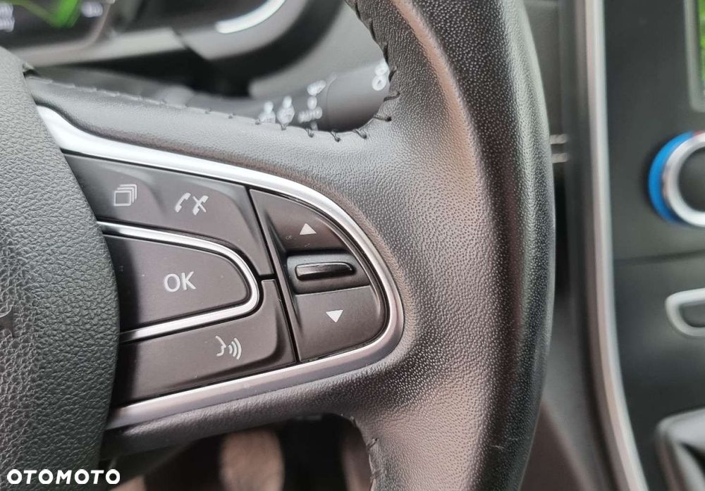 Renault Grand Scenic - 12