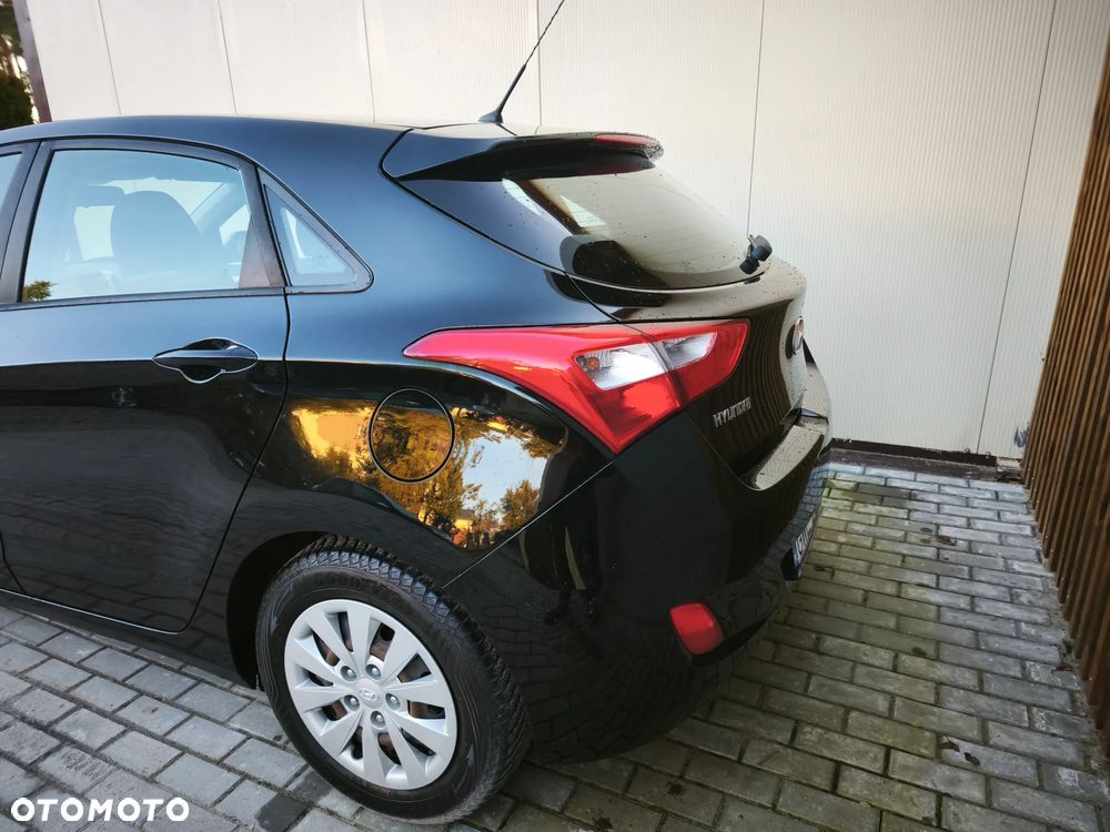 Hyundai i30 blue 1.6 CRDi Classic Navigation - 3