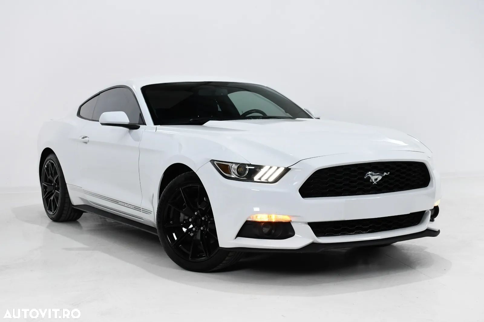 Ford Mustang 2.3 Eco Boost Aut. - 1