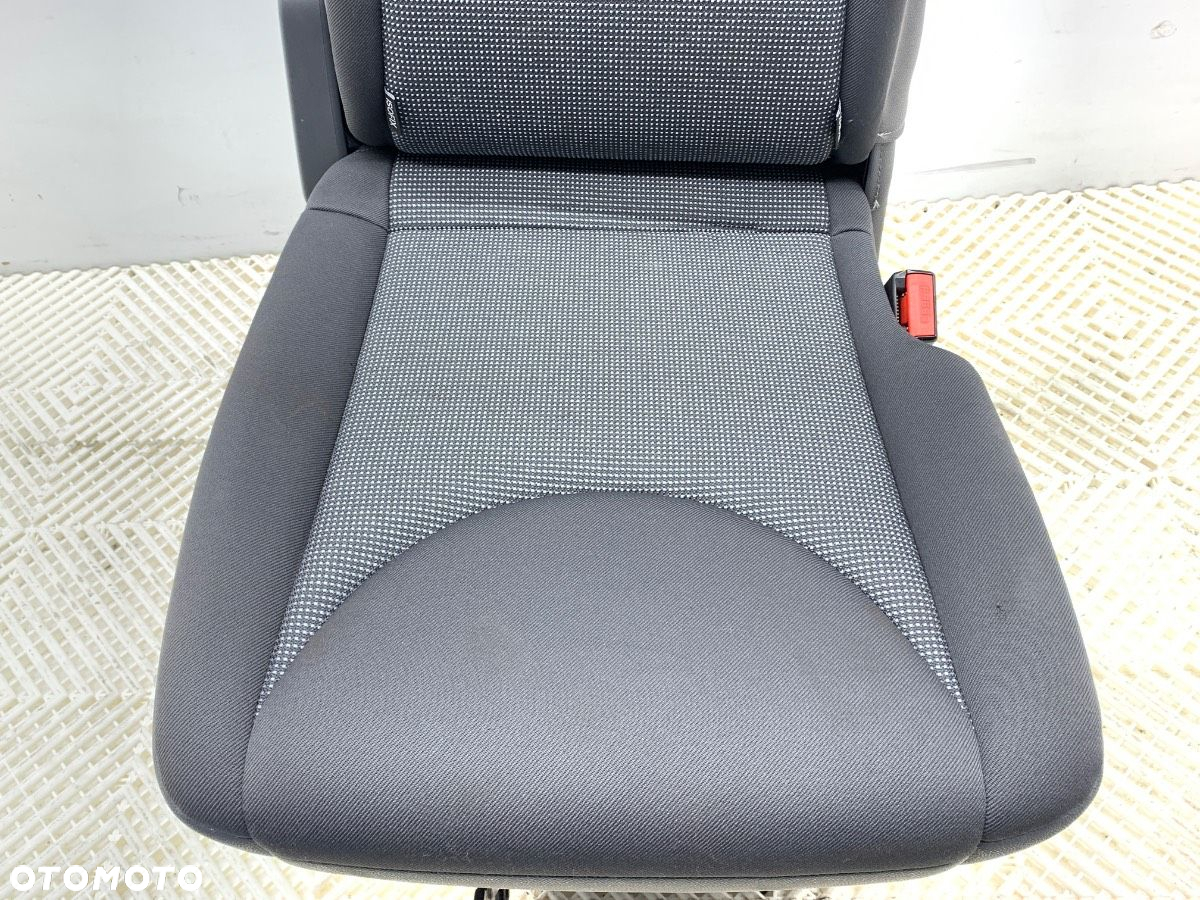 FOTEL TYŁ - 899.00 PLN - CITROEN JUMPY (VF7) 2007 - 2016 2.0 HDi 165 120 kW [163 KM] olej napędowy - 3