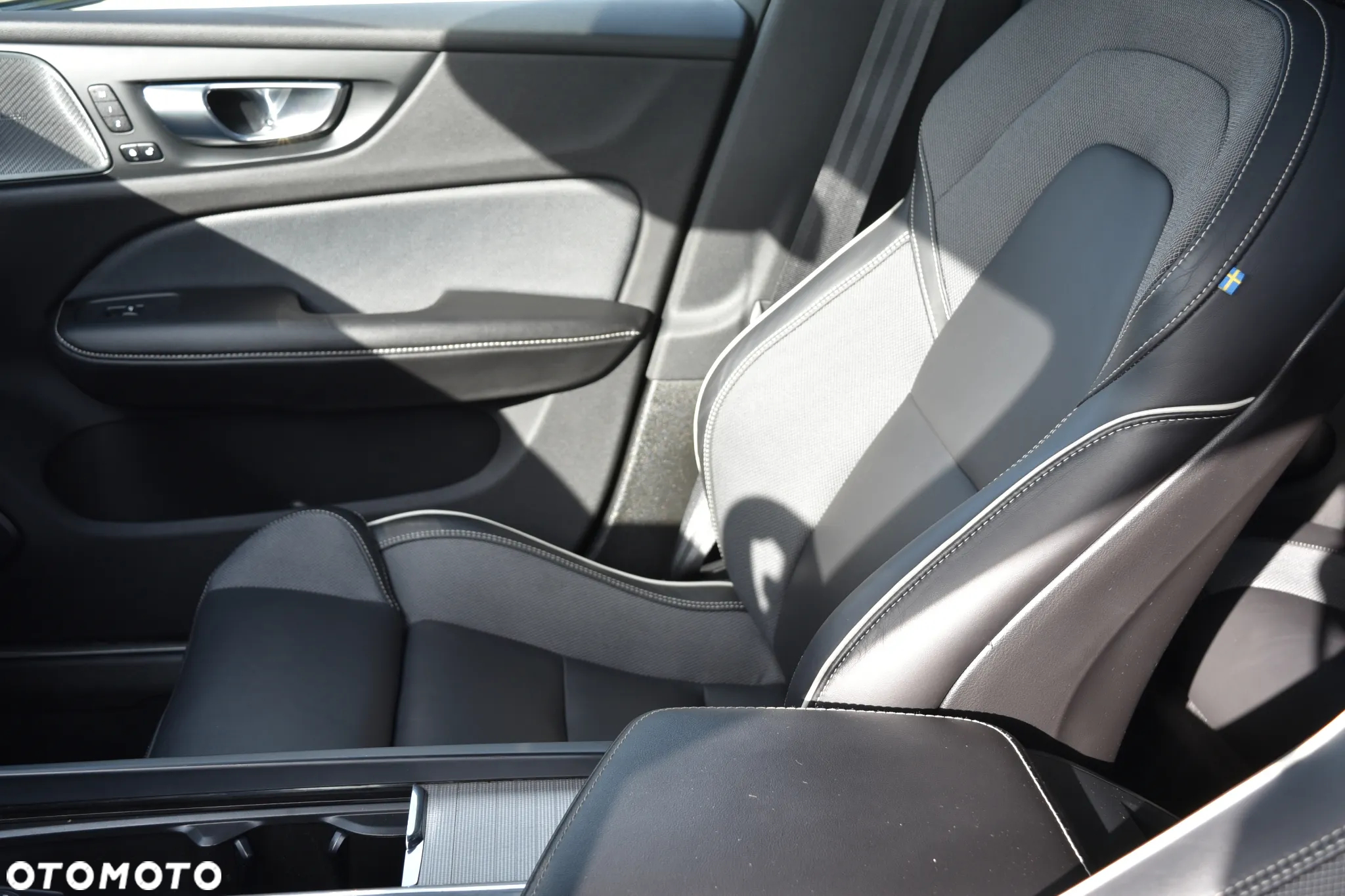 Volvo S60 T5 R-Design - 21