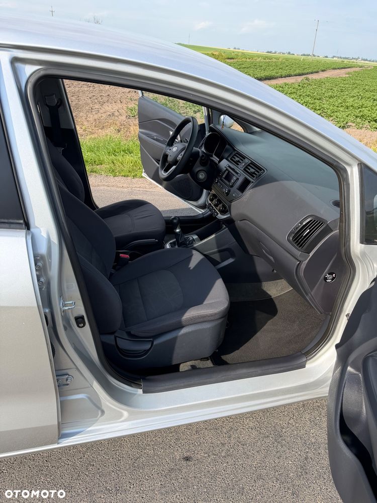 Kia Rio - 21
