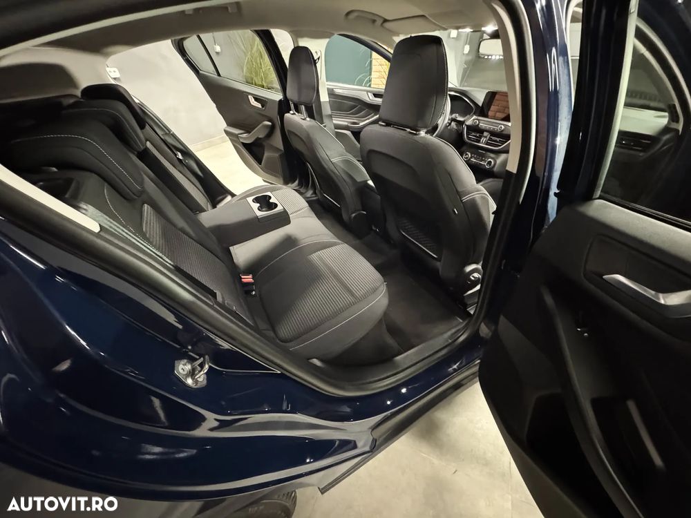 Ford Focus 1.0 EcoBoost Titanium Business - 11