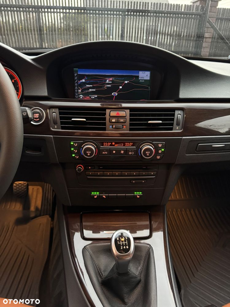 BMW Seria 3 330d - 18