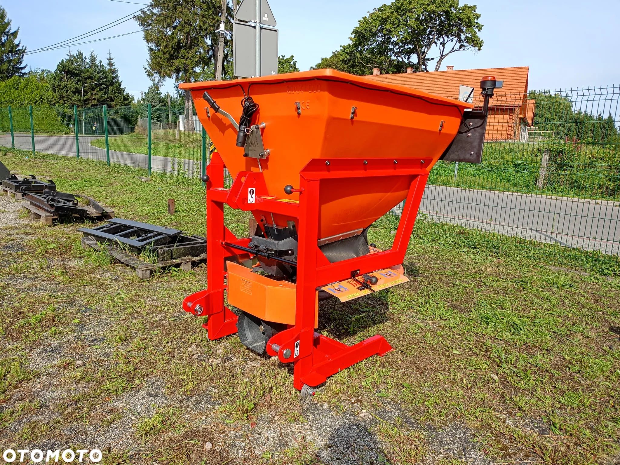 Solarka Piaskarka Posypywarka Dexwal PK 550 380 L 600 KG Transport - 1