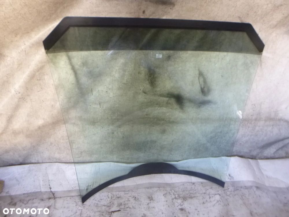 szyba ładowarka Volvo - przednia 15015408, 15079714, 11412055, 1507914  f h g L60 L70 L90 L120 L180 L220 L350 - 1