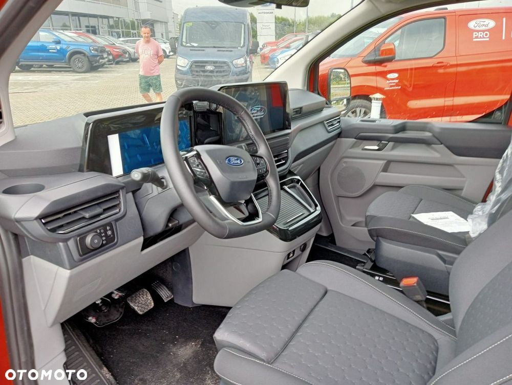 Ford Tourneo Custom - 6