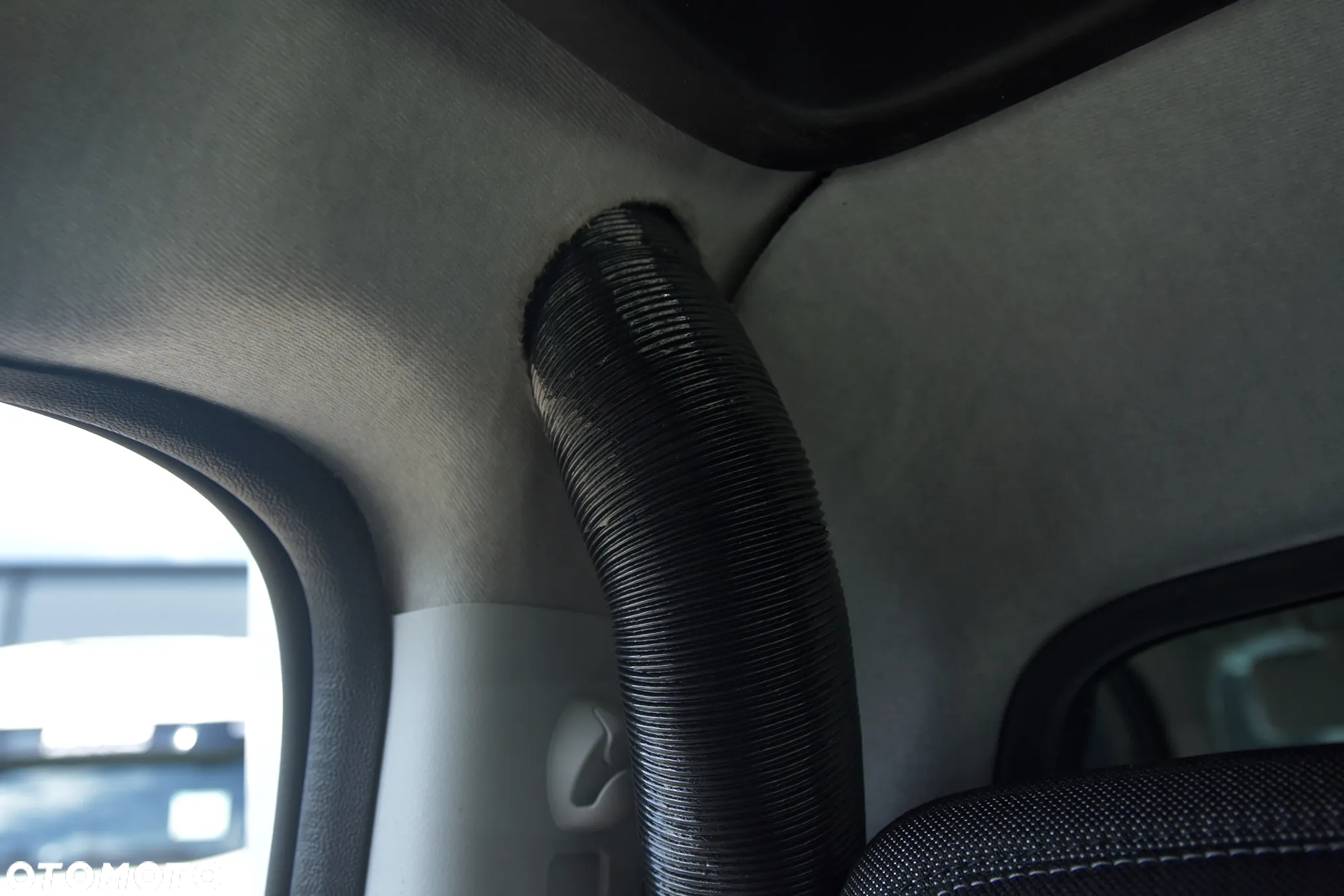 Iveco Daily zabudowa 10EP międzynarodowa kabina sypialna - 20