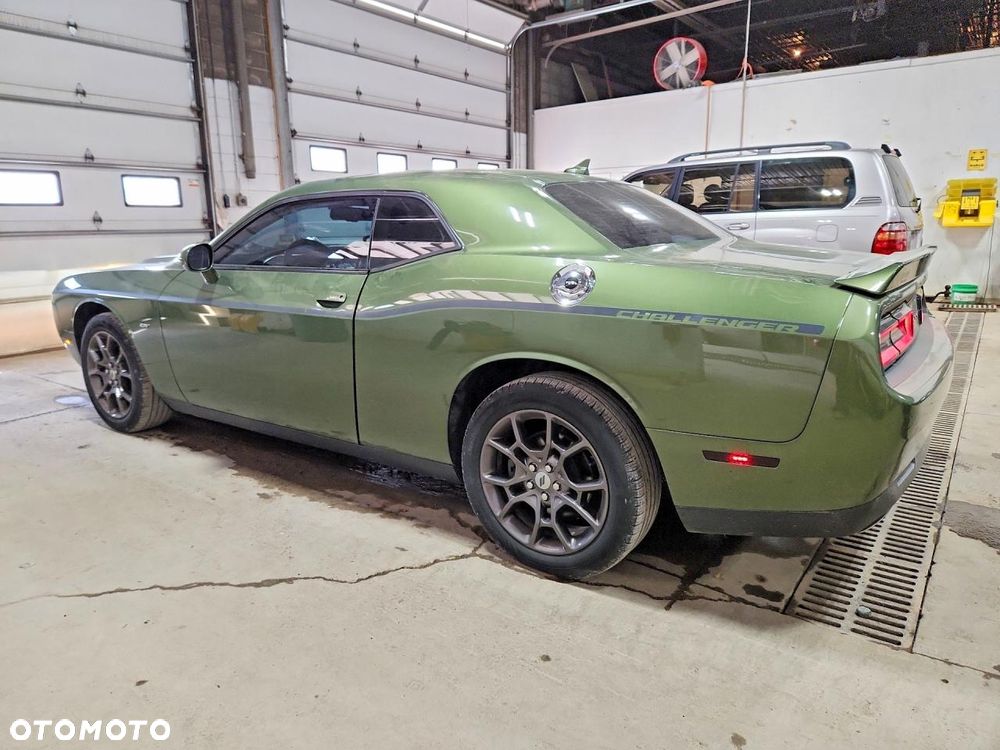 Dodge Challenger - 3