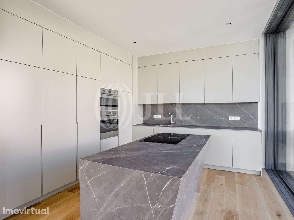 Moradia T4+1 com piscina, jardim, condomínio em Cascais - Grande imagem: 4/37