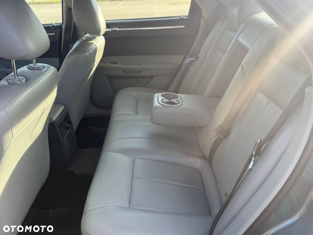 Chrysler 300C 3.5 V6 - 16