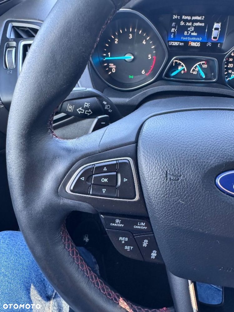 Ford Kuga - 25