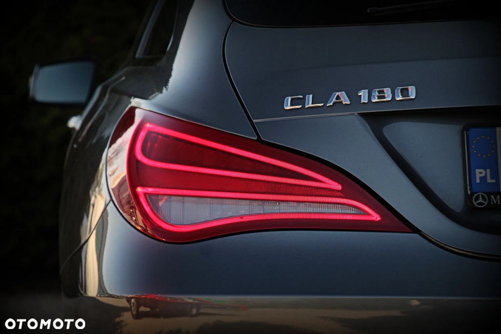 Mercedes-Benz CLA 180 Urban - 24