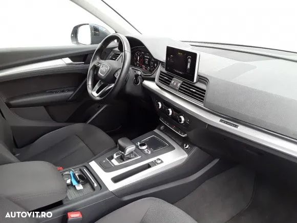 Audi Q5 2.0 40 TDI quattro S tronic Design - 4