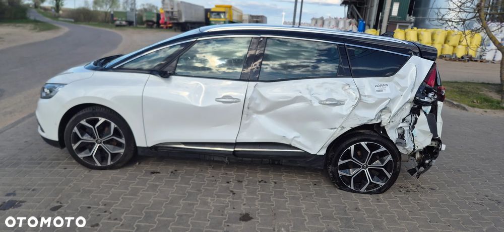 Renault Grand Scenic - 10