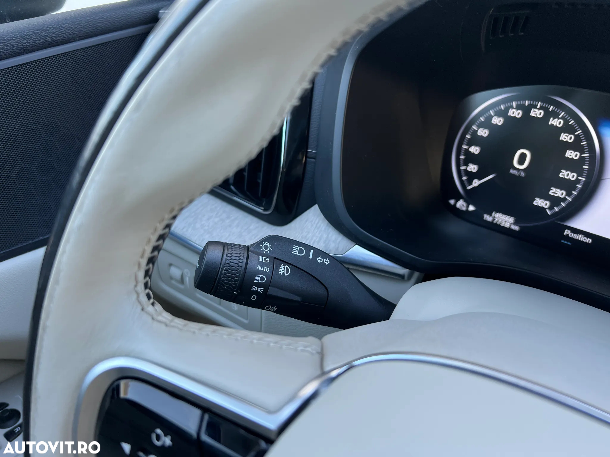 Volvo XC 60 T8 Twin Engine AWD Geartronic Inscription - 19