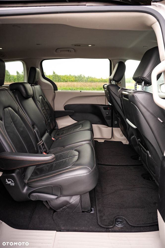 Chrysler Pacifica - 24
