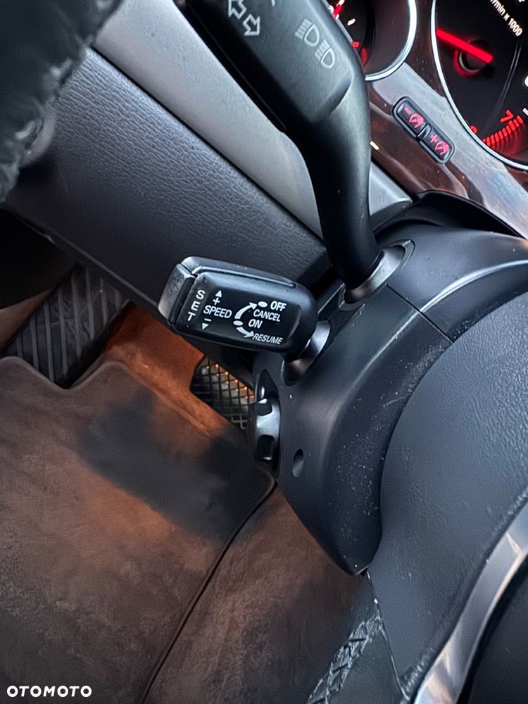 Audi A8 4.2 Quattro - 27