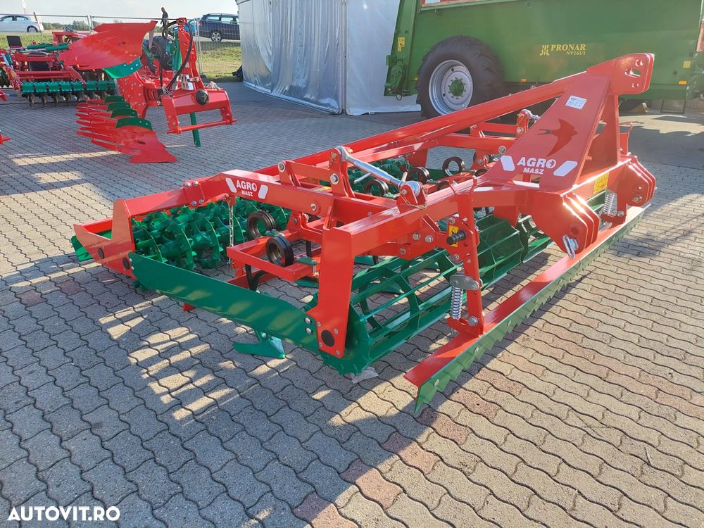 Agro-Masz AUC30 compactor purtat de 3m - 12
