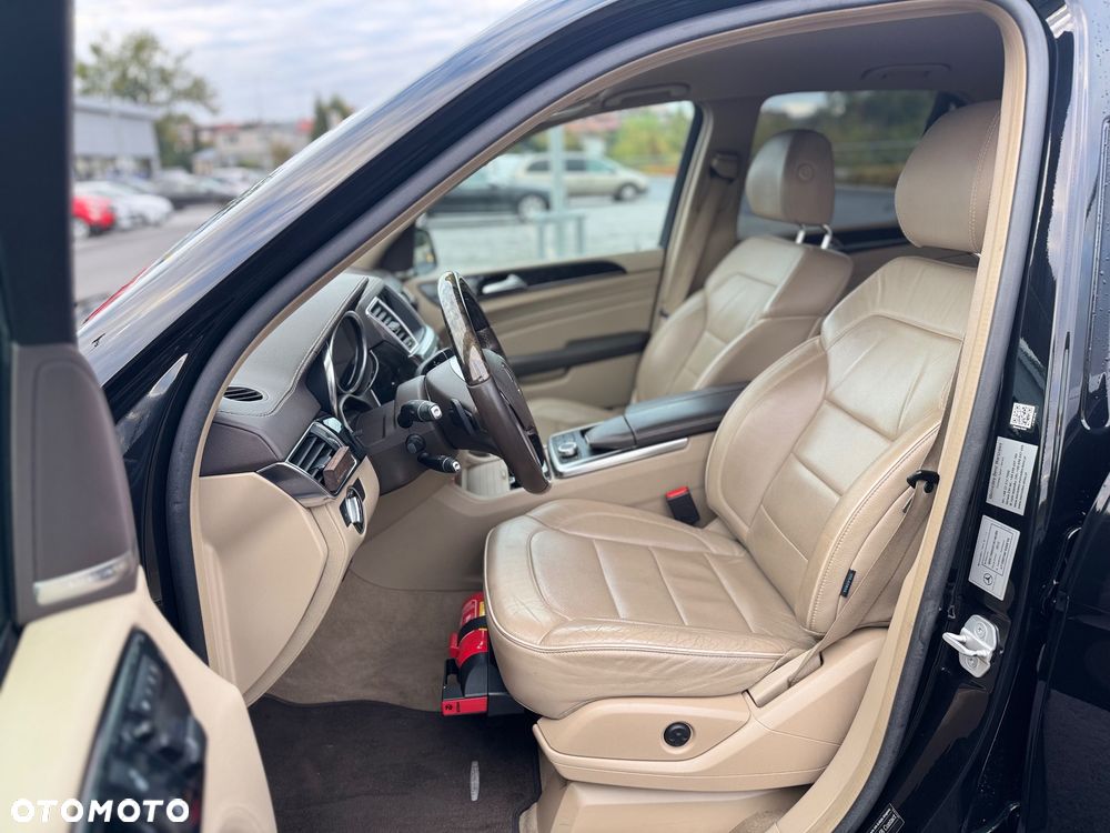 Mercedes-Benz ML - 15