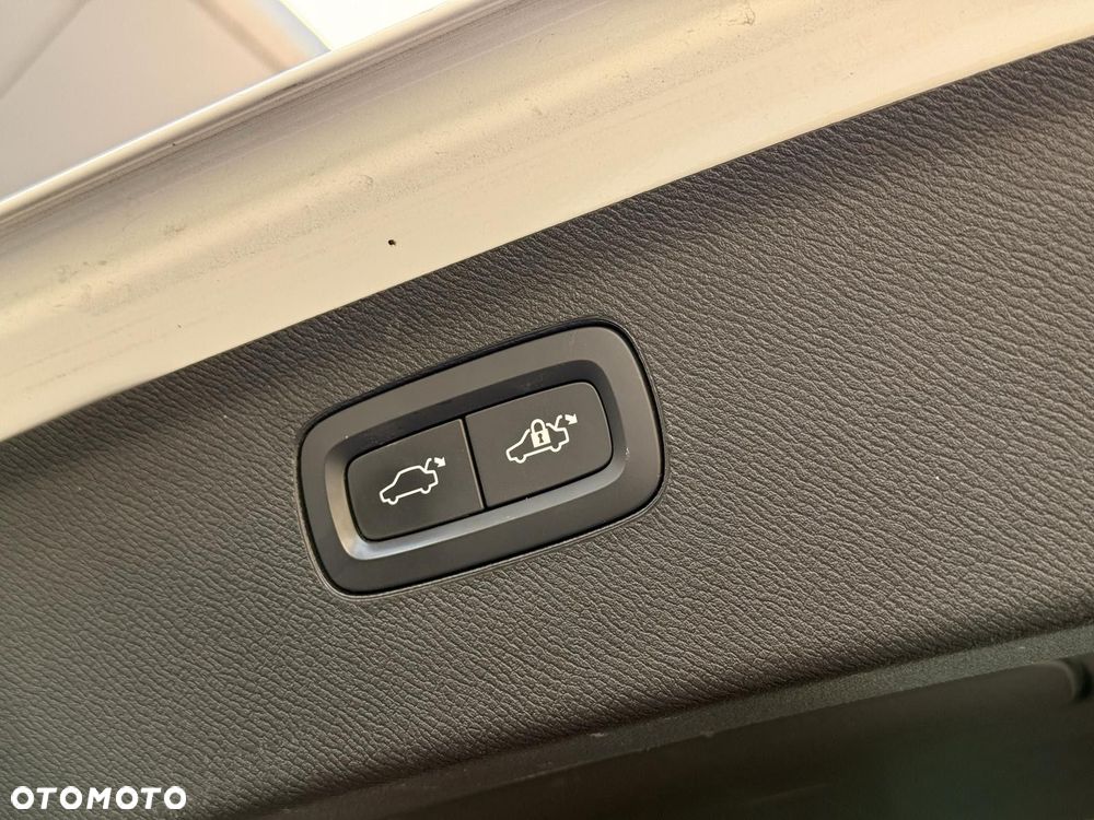 Volvo XC 90 - 38