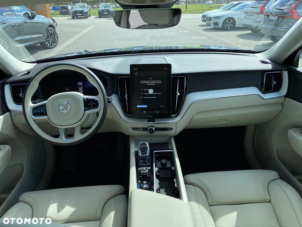 Volvo XC 60 B5 B AWD Plus Dark - 12