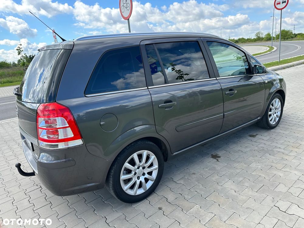 Opel Zafira - 17