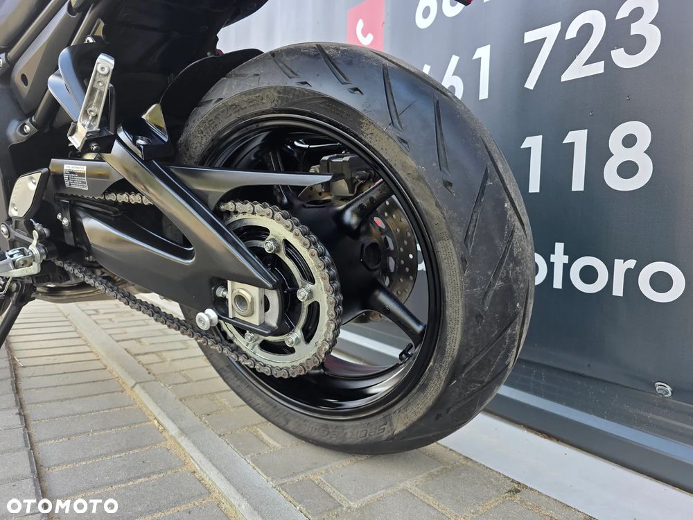 Yamaha FZ8 - 16