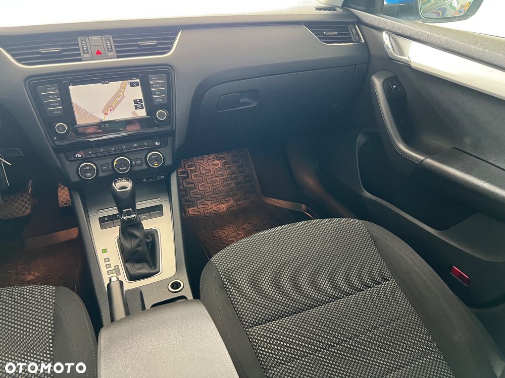 Skoda Octavia 2.0 TDI Ambition DSG - 17