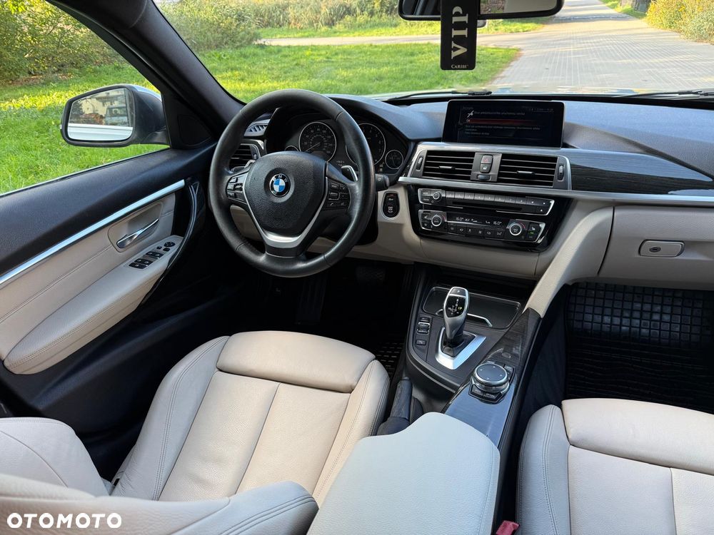 BMW Seria 3 330i - 31