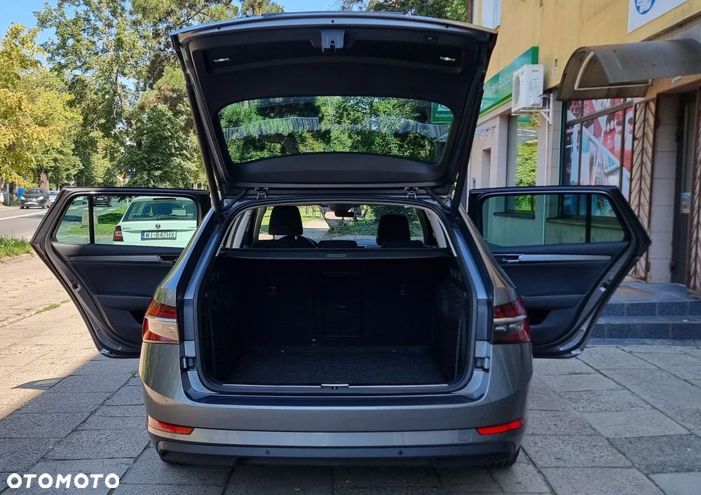 Skoda Superb 2.0 TDI SCR Style DSG - 13
