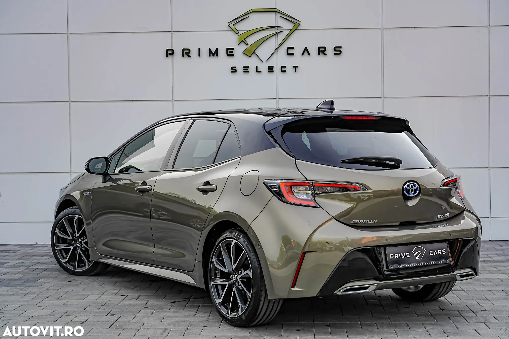 Toyota Corolla 2.0 HSD Exclusive Plus GR Sport Bi-Tone - 4