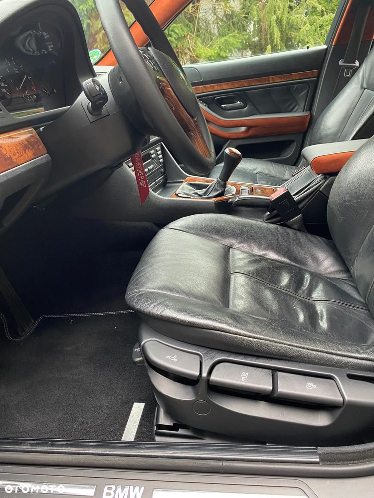 BMW Seria 5 525i - 14