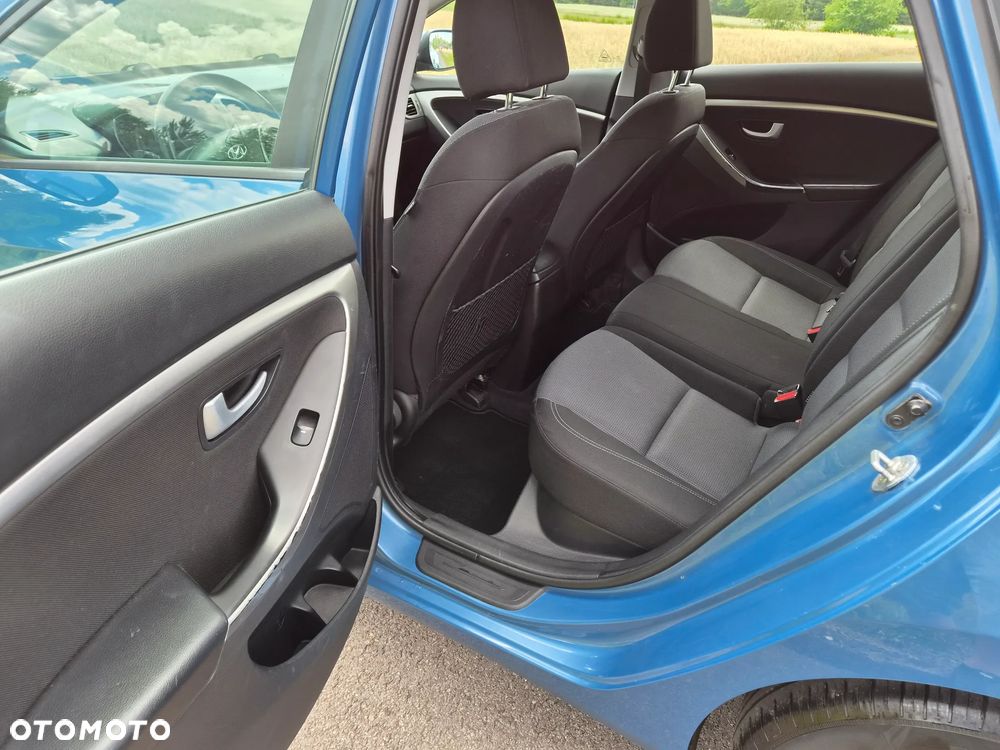 Hyundai i30 blue 1.6 CRDi Classic Navigation - 10
