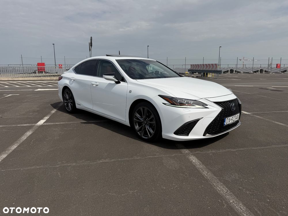 Lexus ES 300h F Sport - 2