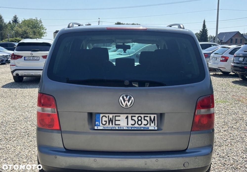 Volkswagen Touran - 5