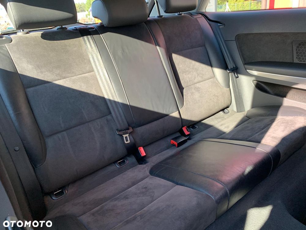 Audi A3 3-drzwiowe 1.6 Ambiente - 32