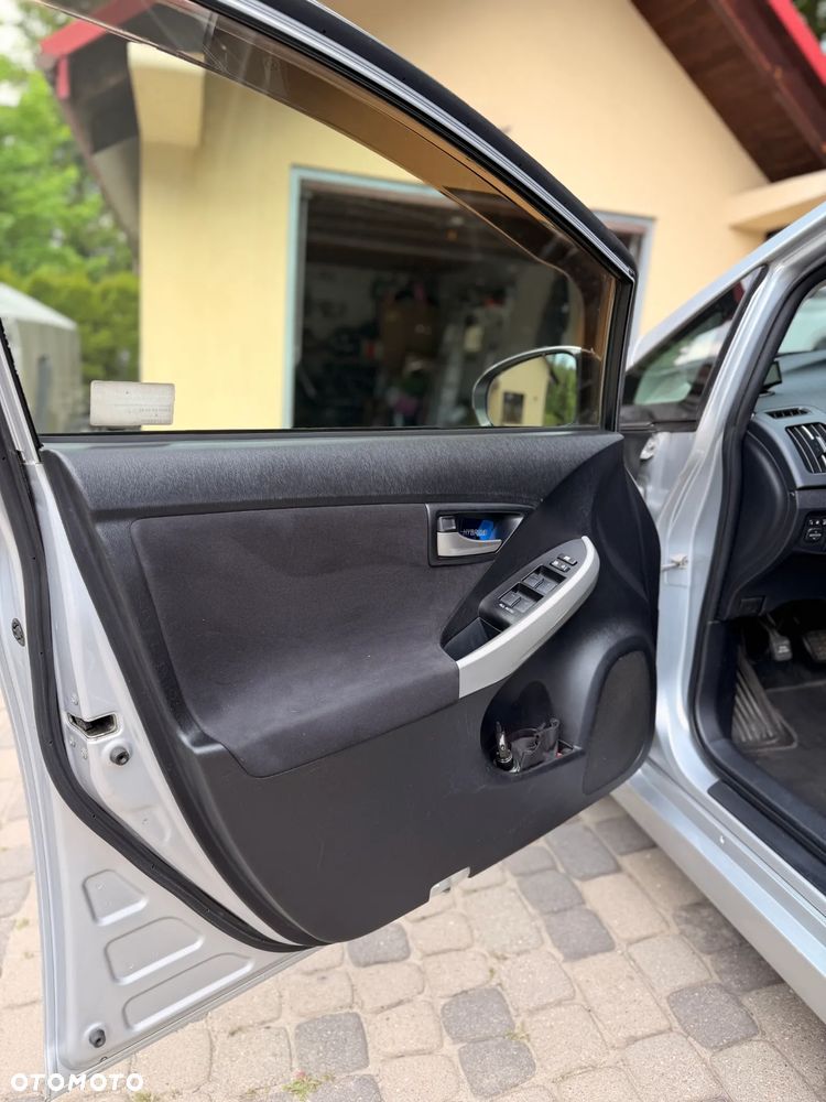 Toyota Prius 1.8 HSD Active - 16