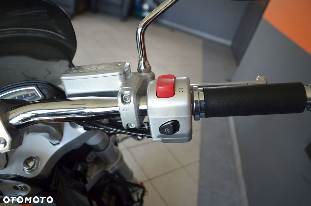 Suzuki Intruder - 28