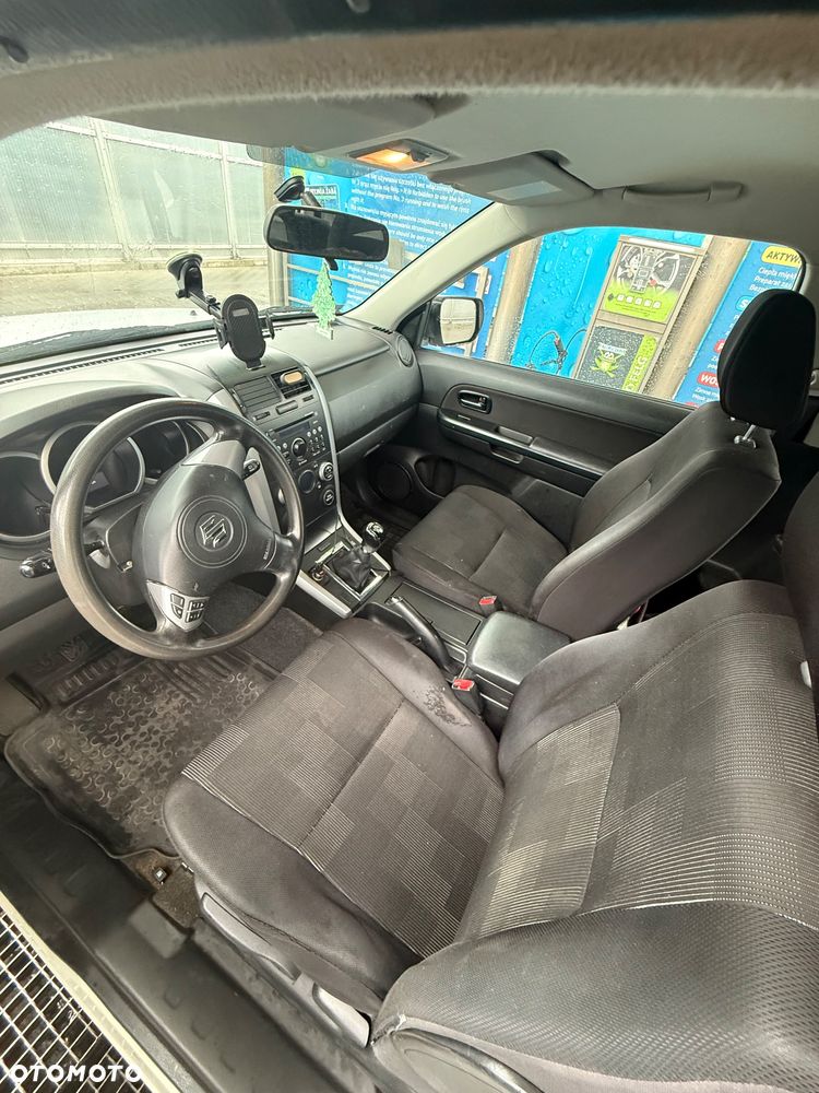 Suzuki Grand Vitara 1.6 - 6