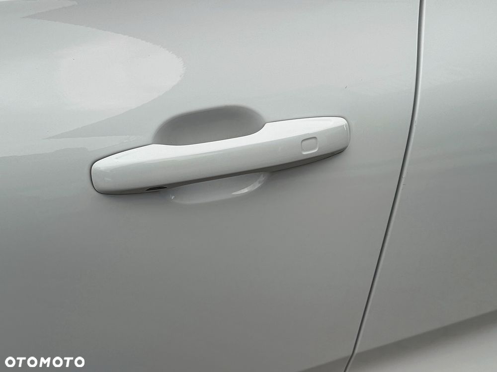 Volvo XC 60 D4 AWD Geartronic RDesign - 26