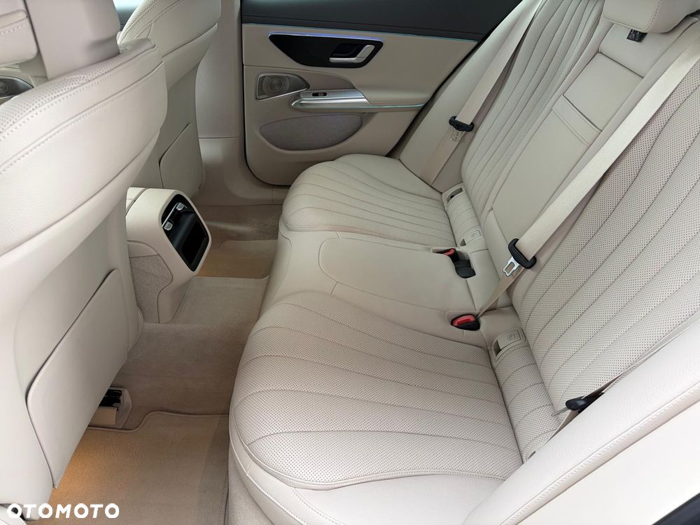 Mercedes-Benz Klasa E 220 d mHEV 4-Matic Exclusive 9G-Tronic - 19