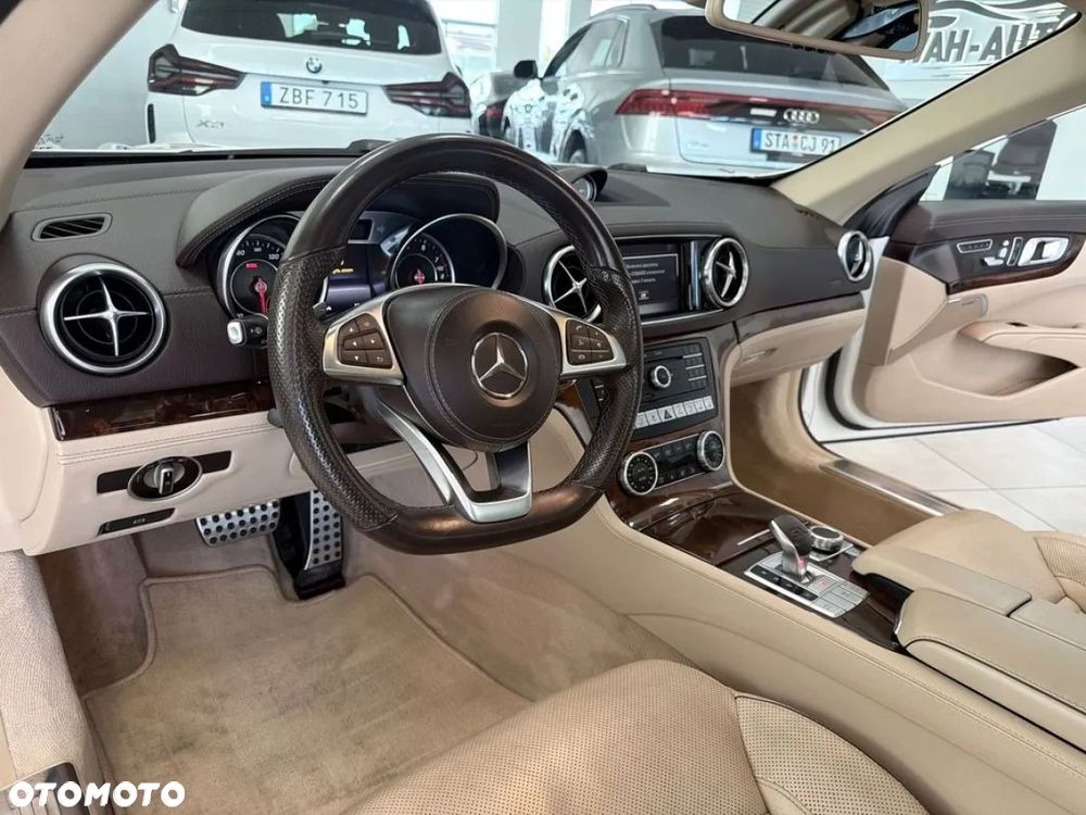Mercedes-Benz SL - 24
