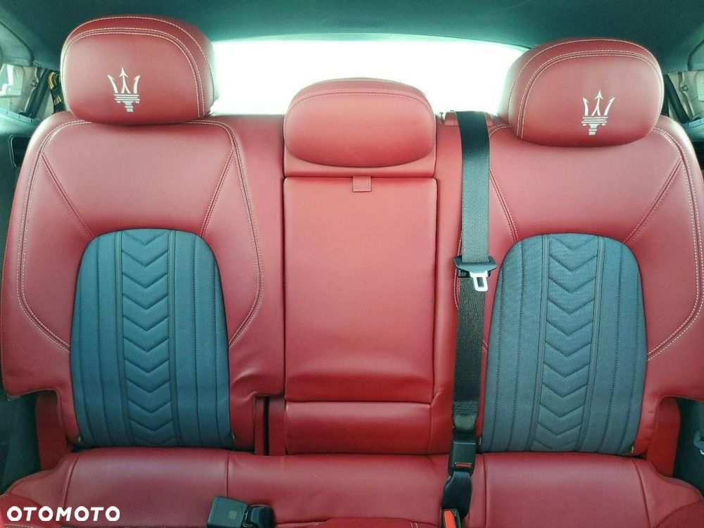 Maserati Levante Q4 - 10